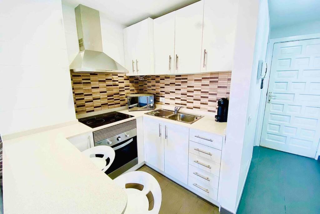 Vacation Home Studio Los Cristianos Arona  Bagian luar foto